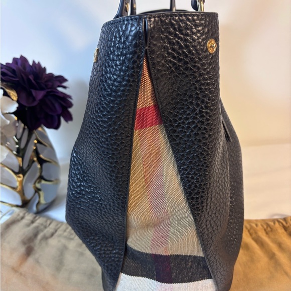 Burberry Bundle of Bag, wallet and cardholder - Picture 4 of 16